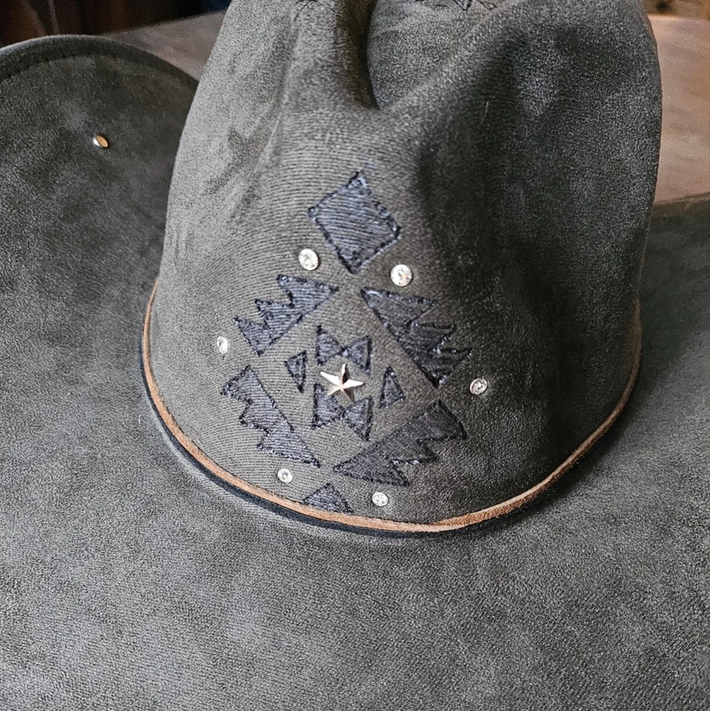 NWT Olive green hand burned cattleman's suede cowboy hat